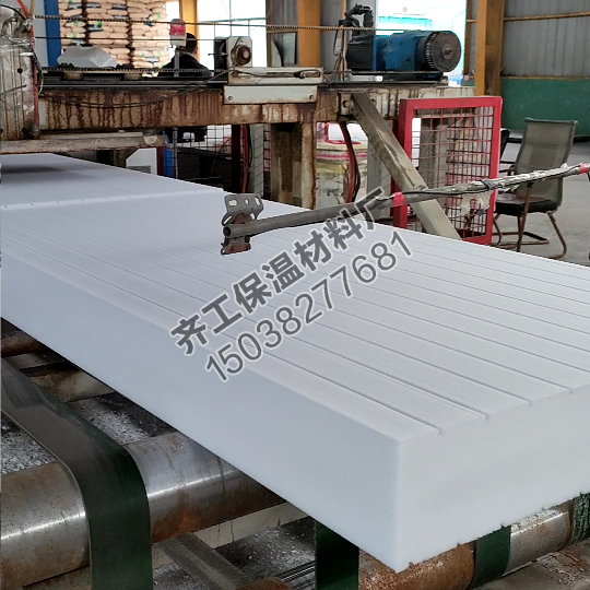 擠塑板和巖棉板哪個(gè)保溫效果好？